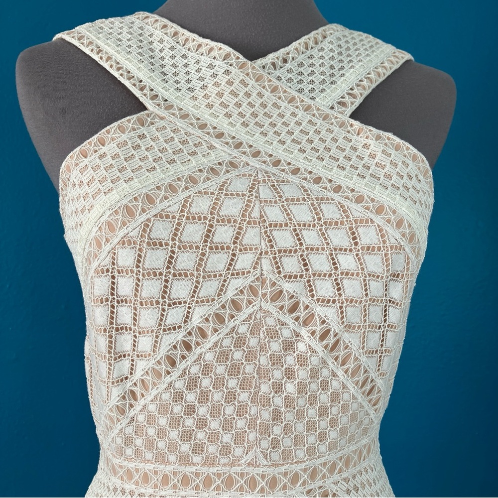 BCBGMaxAzria Bernadette Ivory Lace Maxi Dress Crochet Boho Wedding Gown Size 0 - Picture 4 of 15